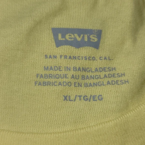 Levi's Tee shirt - Picture 2 of 4